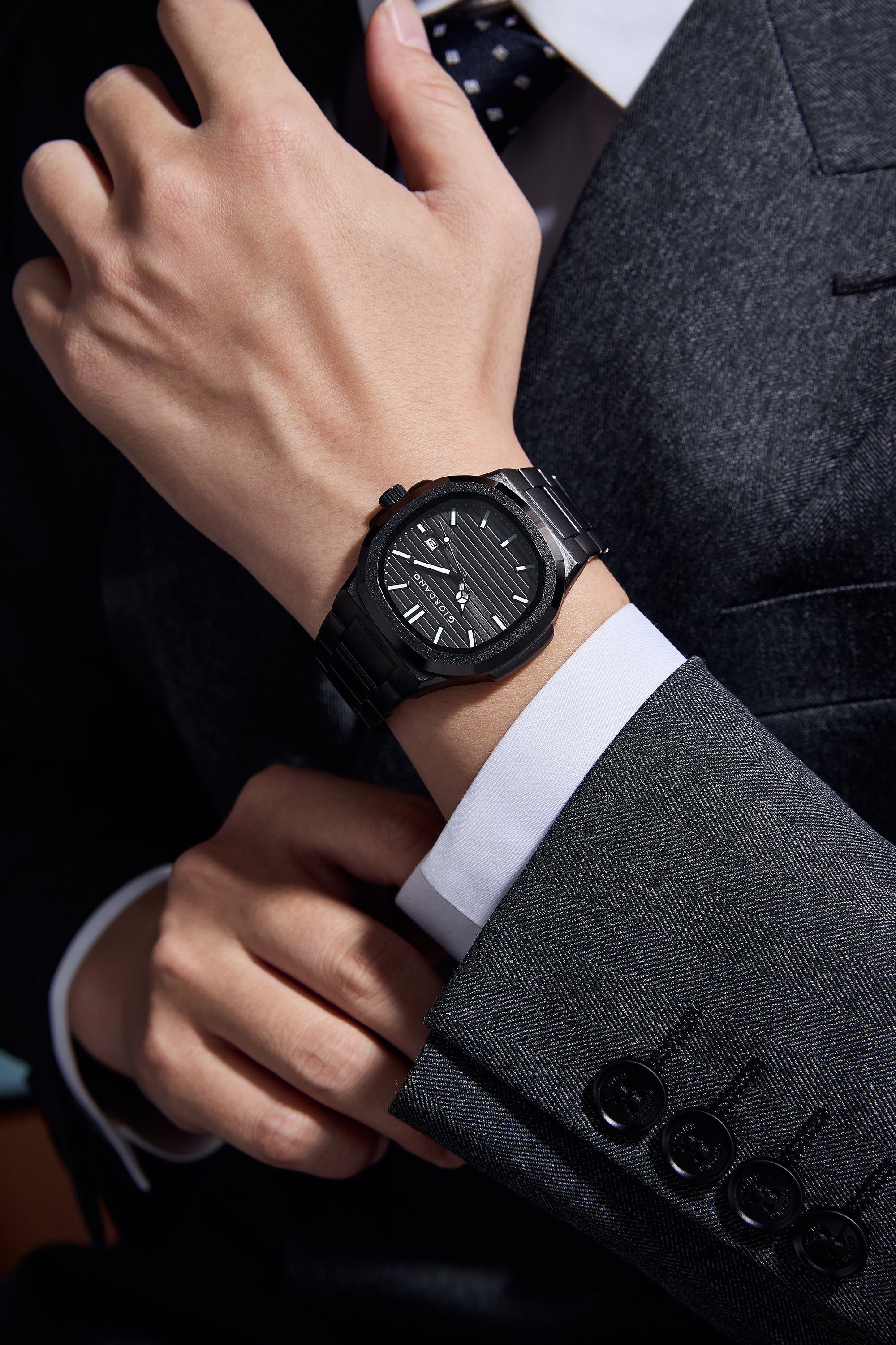 Giordano Analog Watch for Men – Textured Dial, Stainless Steel Strap, Date Display, Quartz Movement, Water Resistant | GZ-50134-11